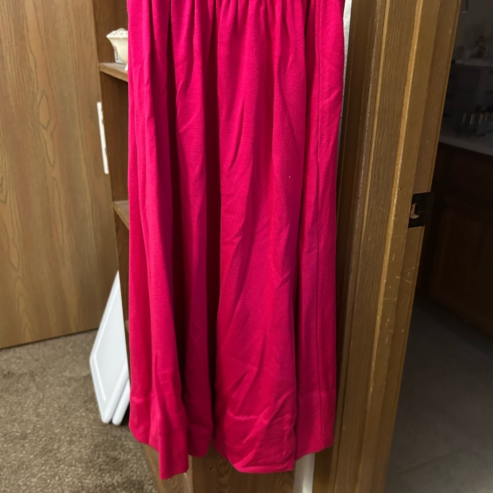 Women’s vintage skirt. Beautiful pink color. Stretch waist. Rarely worn.